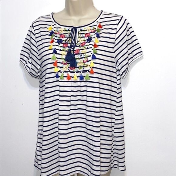 NWOT EMBROIDERED Short sleeves T-Shirt TOP - Picture 1 of 4